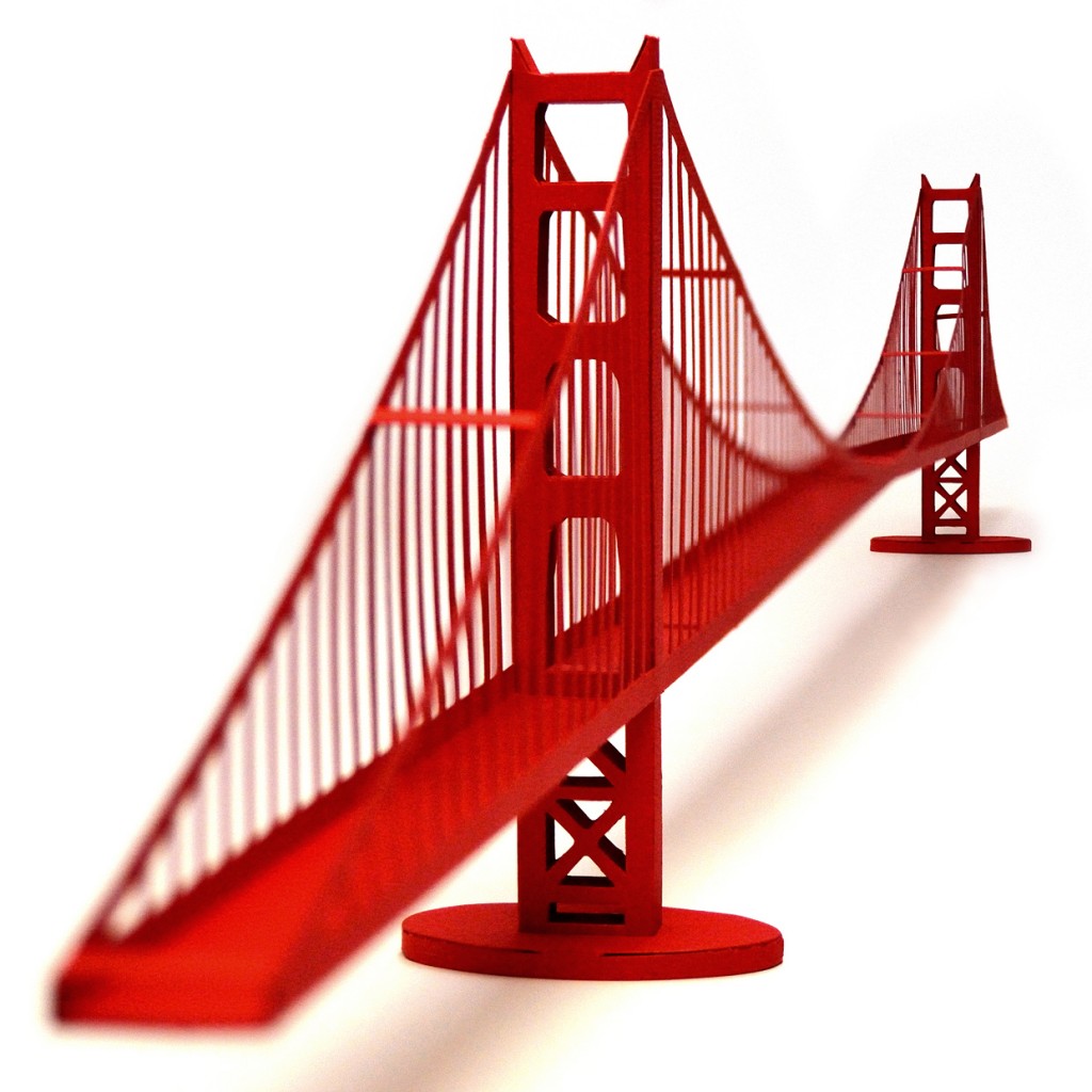 Modelo da Golden Gate Bridge - SF Moma Store 