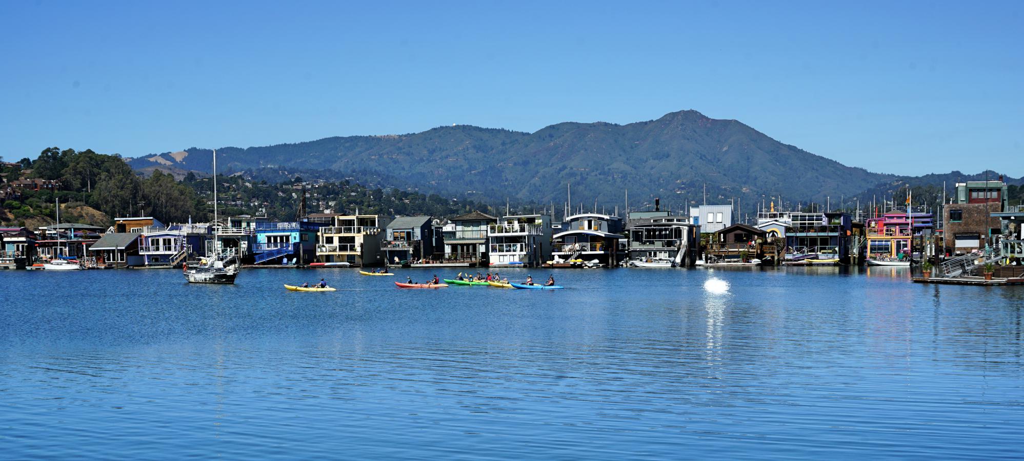 Casas barco em Sausalito - Hotel California Blog