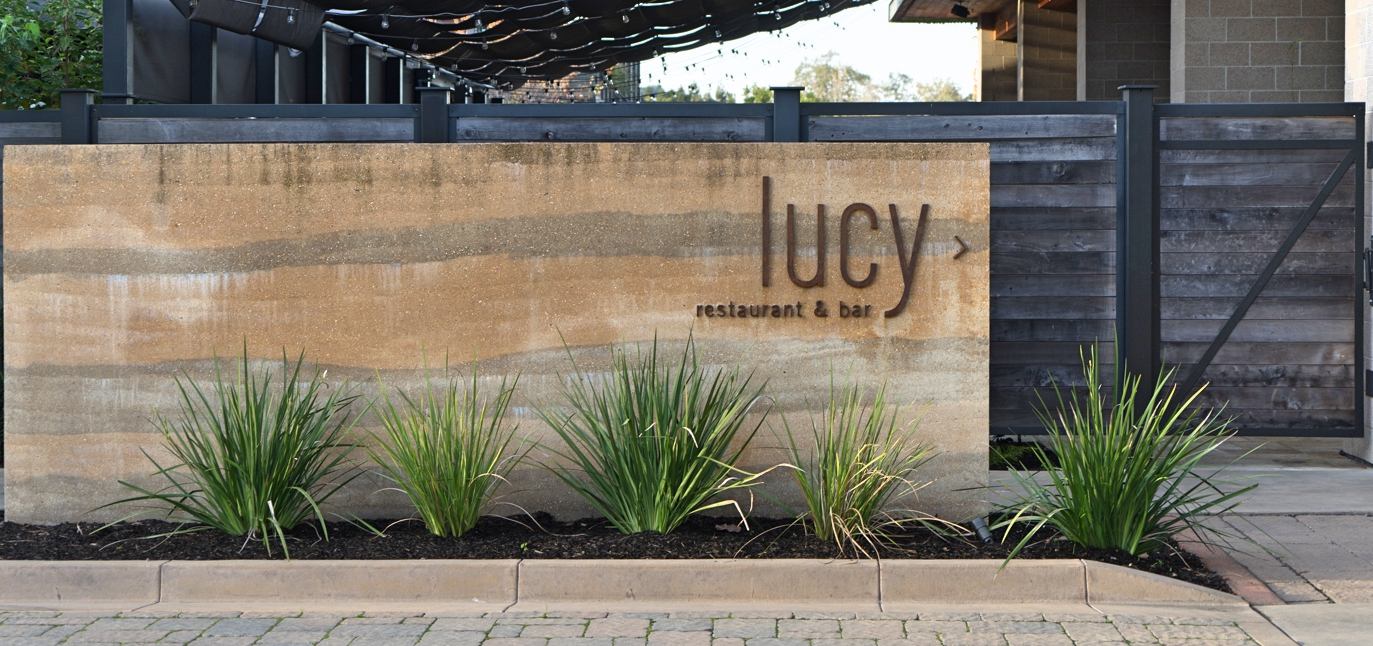 Lucy, o restaurante e bar no Bardessono Hotel em Yountville